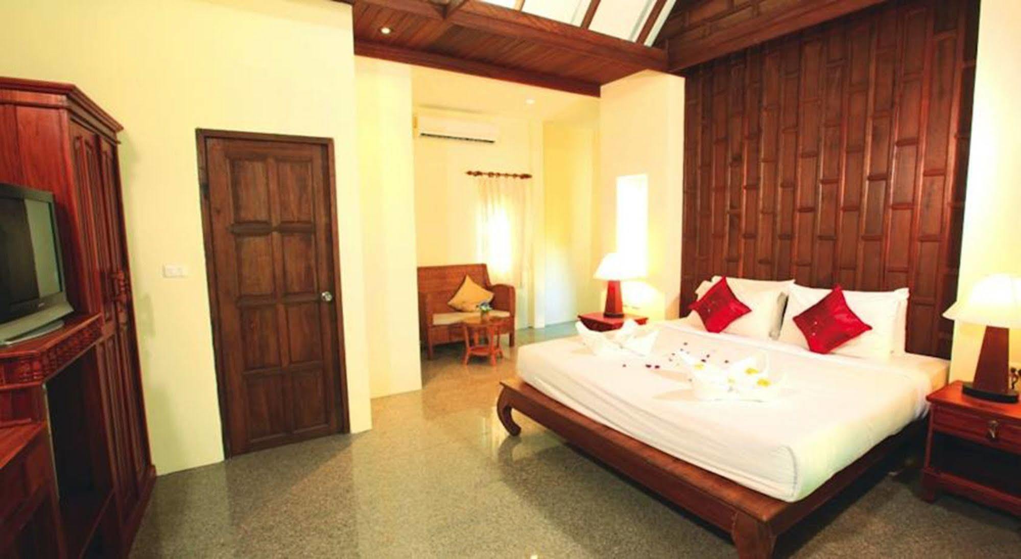 Palm Island Hotel 3*