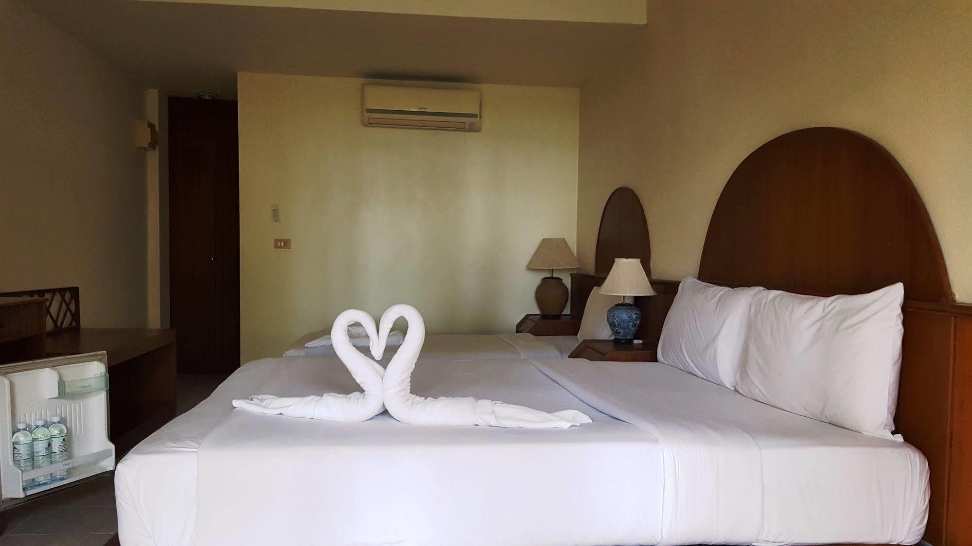 Hotel Palm Island 3*