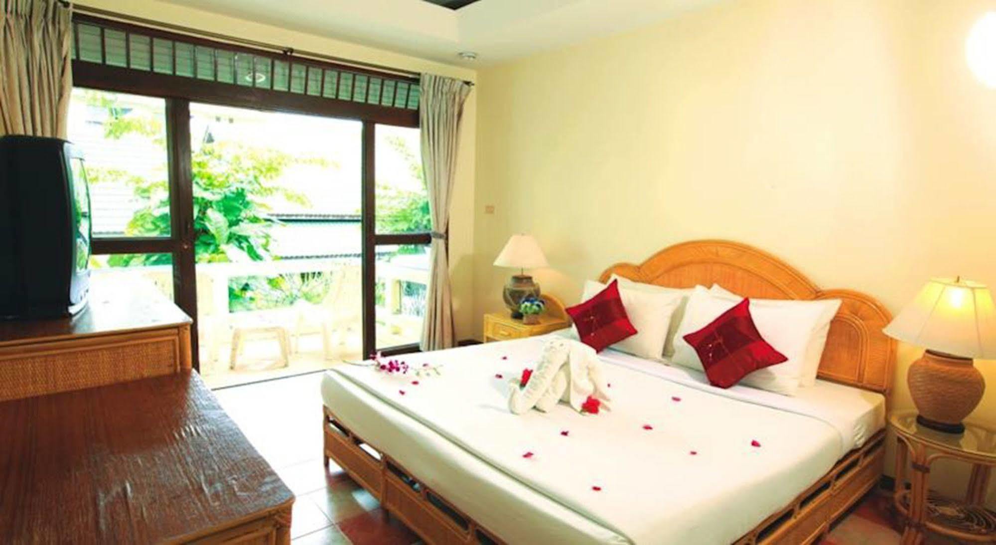 Palm Island Hotel