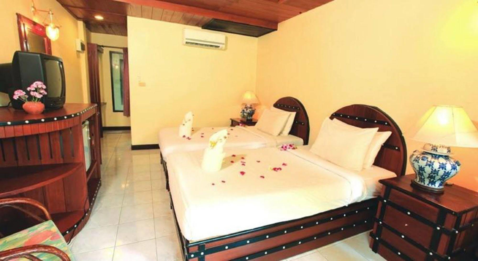Palm Island 3*